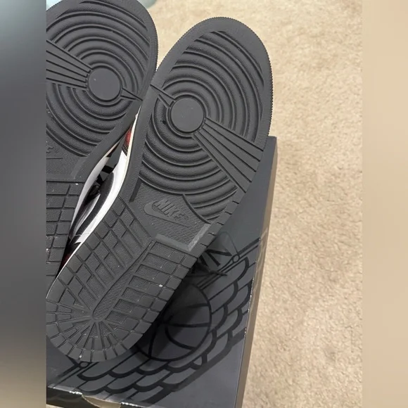 Jordan 1 mid wear away Chicago - Picture 7 of 9